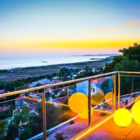 Sleeps 10 Pool Air Con Wifi