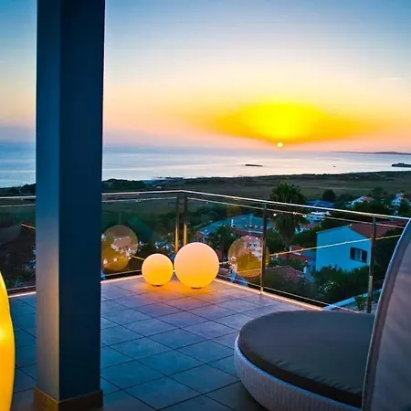 Villa Sleeps 10 Pool Air Con Wifi Son Bou