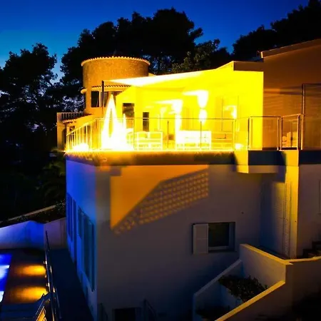 Villa Sleeps 10 Pool Air Con Wifi *