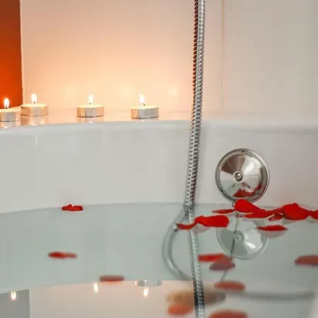 Sleeps 10 Pool Air Con Wifi *