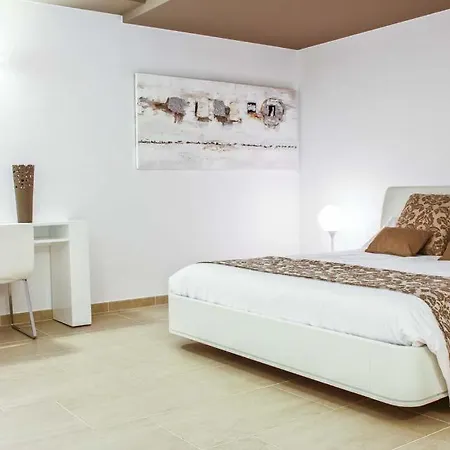 וילה Sleeps 10 Pool Air Con Wifi