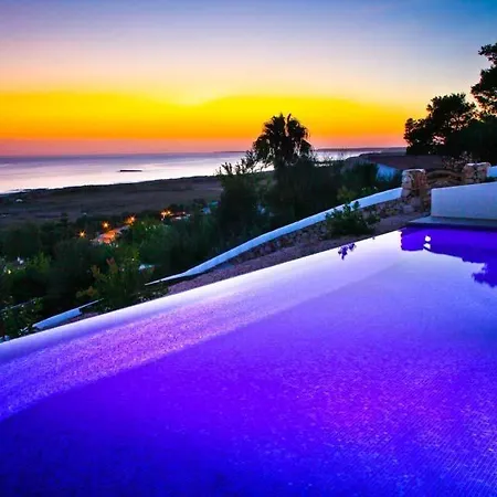 Sleeps 10 Pool Air Con Wifi * סון באו